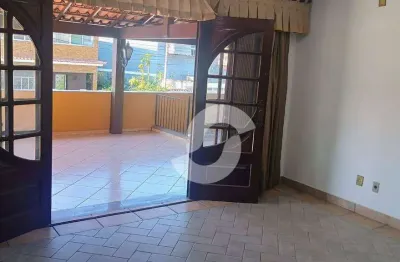 Linda casa duplex com 3 quartos, 2 suítes, varanda!