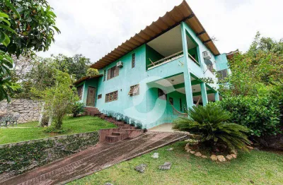 Casa com 3 dormitórios à venda, 277 m² por R$ 795.000,00 - Mata Paca - Niterói/RJ