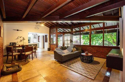 Oportunidade! linda casa em condomínio alto padrão em itaipú/niterói