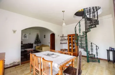Casa com 4 dormitórios à venda, 398 m² por r$ 1.500.000,00 - itaipu - niterói/rj
