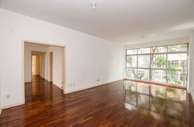 Edifício exclusivo - apenas 8 unidades, 4 quartos,dependência , vaga,primeira quadra - icarai