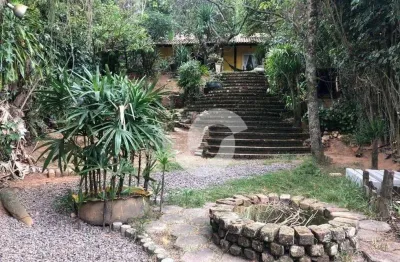 Casa com 3 dormitórios à venda, 877 m² com 163 m² construida por R$ 1.150.000 - Engenho do Mato - Niterói/RJ