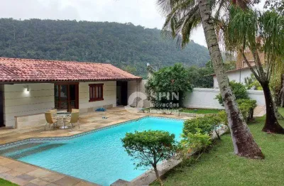 Linda casa, 4 dormitórios à venda, 550 m² por r$ 3.000.000 - camboinhas - niterói/rj