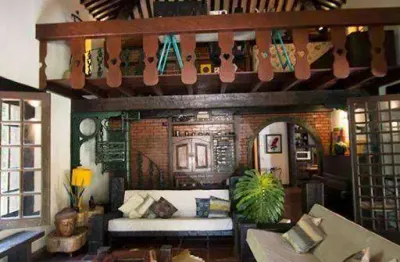 Linda casa com terreno no estilo colonial em muriqui