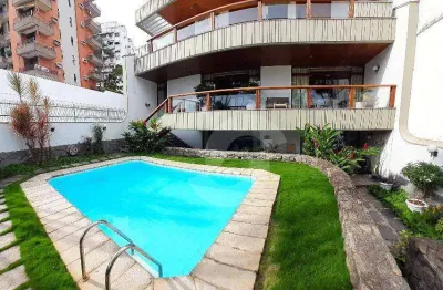 Casa de 700m² com 4 dormitórios na praia de boa viagem - niterói/rj