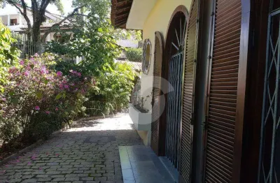 São francisco  realize o sonho de morar em uma casa linear, com quintal e ótima planta  de 4 quartos, 1 ste e garagem