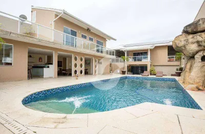 Casa de alto padrão com 6 Quartos à venda, 602 m² por R$ 6.900.000 - Camboinhas - Niterói/RJ