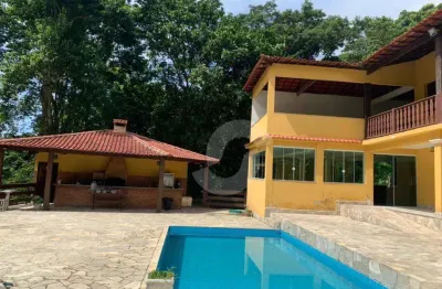 Fantástico sítio com cachoeira e piscina em saquarema