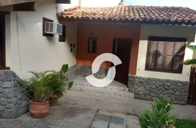 Casa com 4 dormitórios à venda, 210 m² por R$ 650.000,00 - Itaipu - Niterói/RJ