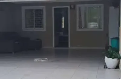 Sobrado para locação em curitiba, cajuru, 3 dormitórios, 2 banheiros, 2 vagas