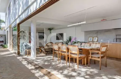 Casa a venda totalmente reformada, com 427m², 3 suítes na av. irai, planalto paulista.