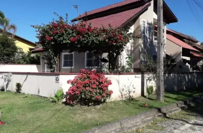 Casa à venda no bairro balneário cambiju - itapoá/sc