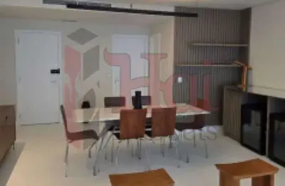 Apartamento em area nobre, proximo a comercio, shopping, parques