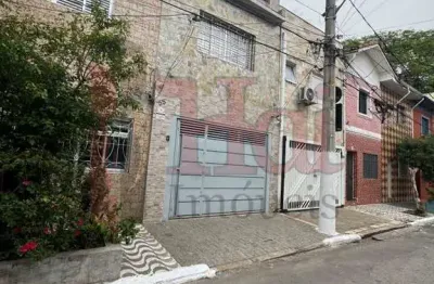 Sobrado de 3 andares, area da luz, proximo a metro comercio em geral,