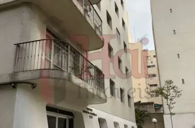 Apartamento em andar alto, portaria 24 hs., proximo a metro, onibus, parque da luz