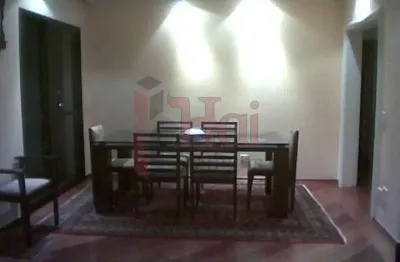 Apartamento em area nobre, proximo a metro, rodovias, comercio em geral,