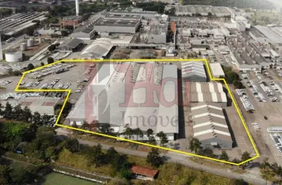 Área logística multifuncional - 55.846 m² de terreno privativo e 27.387 m² construídos