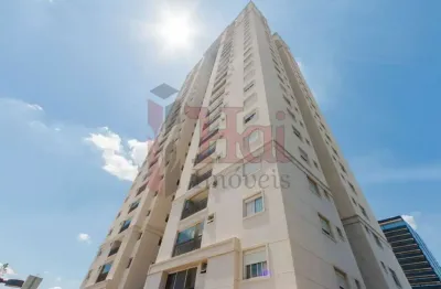 Apartamento em andar alto, em condomínio clube, próximo a marginal e do comércio em geral