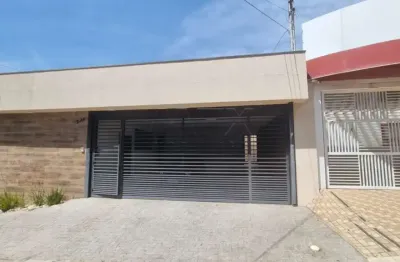 Casa com 3 quartos para alugar na Rua Doutor Annis Dabus, Vila Aeroporto Bauru, Bauru, 302 m2 por R$ 6.000