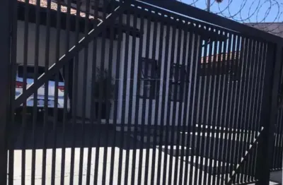 Casa com 3 quartos à venda na Rua Mário Gonzaga Junqueira, Parque São João, Bauru, 166 m2 por R$ 380.000