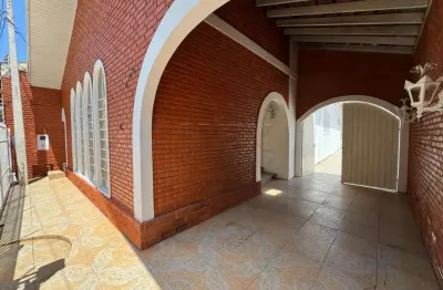 Casa com 4 quartos à venda na Avenida Jurandyr Bueno, Parque União, Bauru, 154 m2 por R$ 420.000