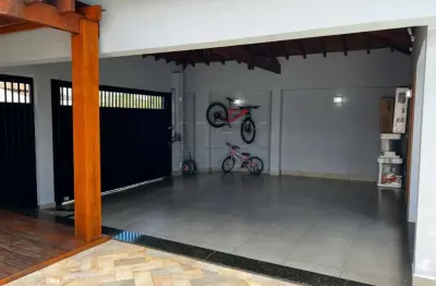 Casa com 2 quartos à venda na Rua Frederico Pagani, Quinta da Bela Olinda, Bauru, 197 m2 por R$ 520.000