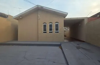 Casa com 5 quartos para alugar na rua professor serralvo sobrinho, jardim santana, bauru, 157 m2 por r$ 2.000