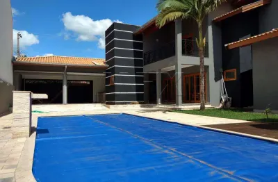 Casa em condomínio fechado com 3 quartos para alugar na Avenida Affonso José Aiello, Vila Aviação, Bauru, 289 m2 por R$ 9.500