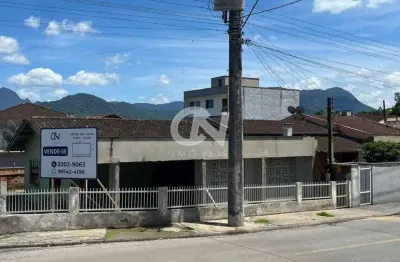 Casa à venda na Rua Ivora, Vila Nova, Joinville