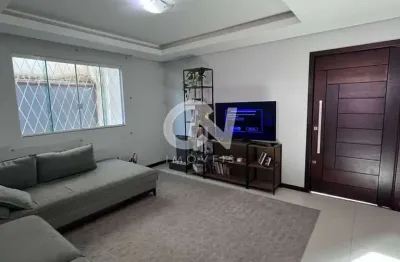 Casa com 2 quartos à venda na Rua Valdemiro Ender, Petrópolis, Joinville