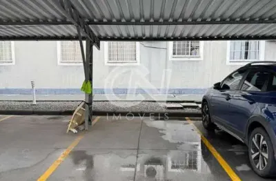 Apartamento com 3 dormitórios, sendo 1 suíte, sacada na sala, no glória