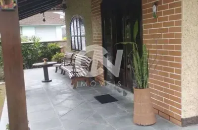Casa com 3 quartos à venda na Rua Paulo Schneider, Vila Nova, Joinville
