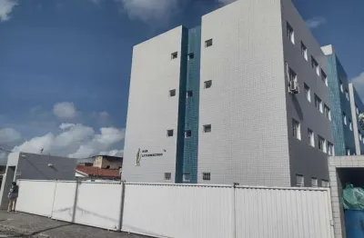 2 quartos  - ?1 vaga de garagem  - ?1 área de serviço  - ?2 banheiros  - ?sala  - ?cozinha  - ?fechadura eletrônica  - ?portas novas e fechaduras  -