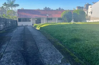 Casa com 3 dormitórios, 6 vagas de garagens no bosque das mansões