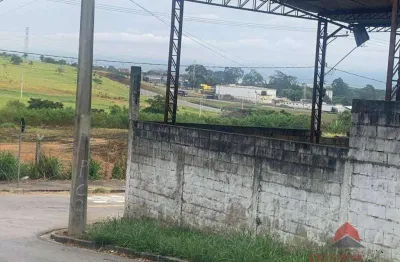 Excelente área de 2.330 m², próximo a rodovia presidente dutra.