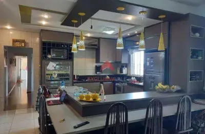 Excelente sobrado com 03 dormitórios à venda, 270 m² por r$ 945.000 - jardim oriente - são josé dos campos/sp