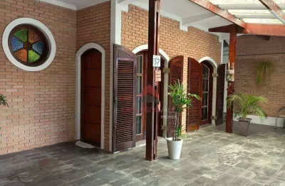 Casa com 3 dormitórios à venda, 245 m² por R$ 820.000 - Jardim Oriente - Quintal e churrasqueira / SJC