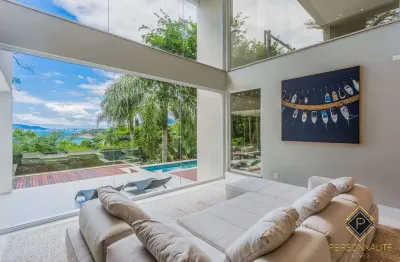 Casa à venda no bairro estaleiro - balneário camboriú/sc