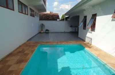 Linda casa assobradada alto padrão com três dormitórios a venda no residencial villa grego em santa bárbara d’oeste-sp