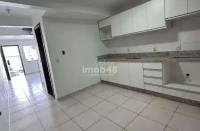 Sobrado à venda no aririu, palhoça: 2 quartos, 70m² por r$330mil