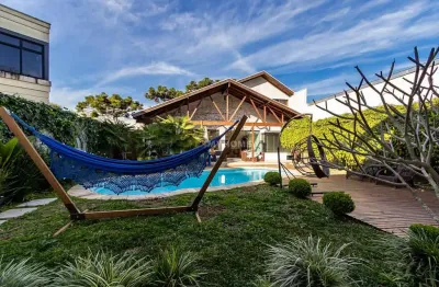 Casa 3 quartos (mais escritório) com piscina no jardim social