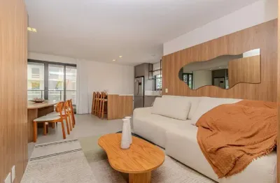 Apartamento diferenciado à venda no cala d&#39;or praia brava