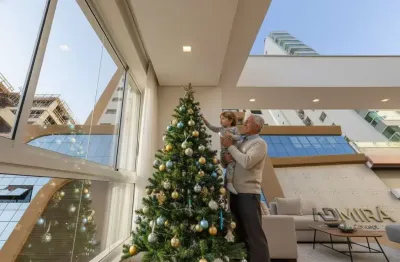 Apartamento na zona central de balneário camboriú com quatro suites