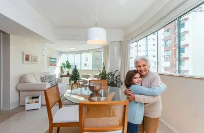 Apartamento à venda na 2ª quadra de balneário camboriú com 3 suítes