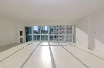 Apartamento à venda em Balneário Camboriú com 4 suítes no Ed. Timeless
