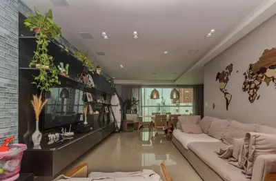 Apartamento com 02 suítes no centro de balneário camboriú.