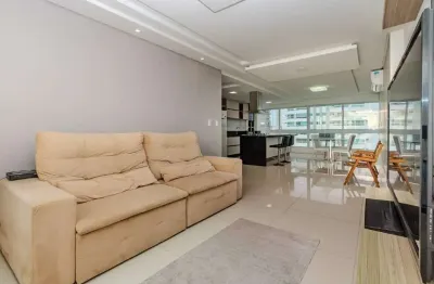 Apartamento com 03 suítes à venda no pioneiros em balneário camboriú.