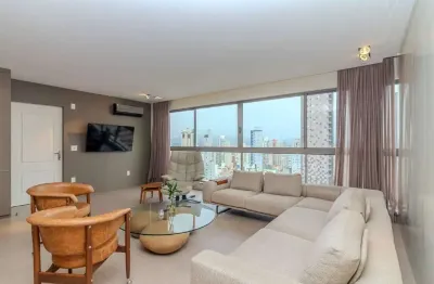 Apartamento à venda com 03 suítes no centro de balneário camboriú.
