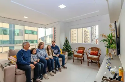 Apartamento à venda na 2ª quadra de balneário camboriú com 3 suítes