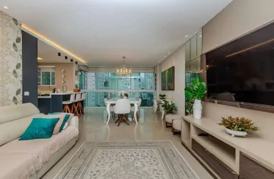 Apartamento mobiliado com 03 suítes à venda em balneário camboriú.